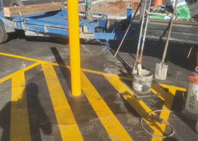 Yellow no park line marking